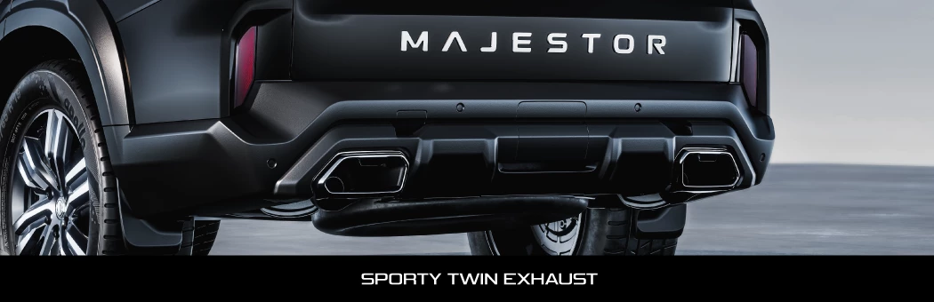 Commanding D+ SUV Stance